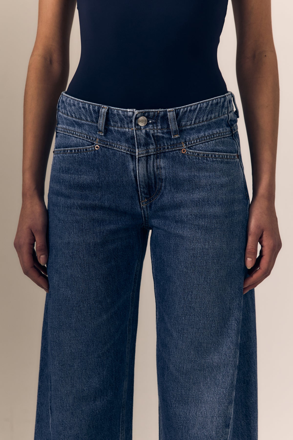 Le Jean Selena Crop - Mide Rise, Indigo Bloom
