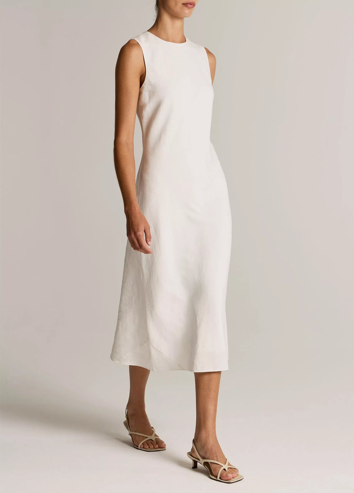 Vince Linen-Blend Bias-Cut Dress - White