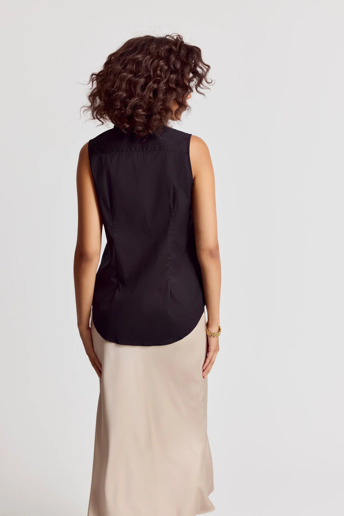 The Shirt The Signature Sleeveless Shirt