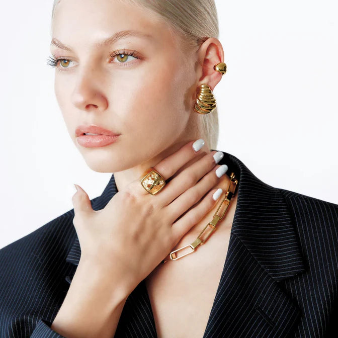 Lone Wolf Ring - Gold