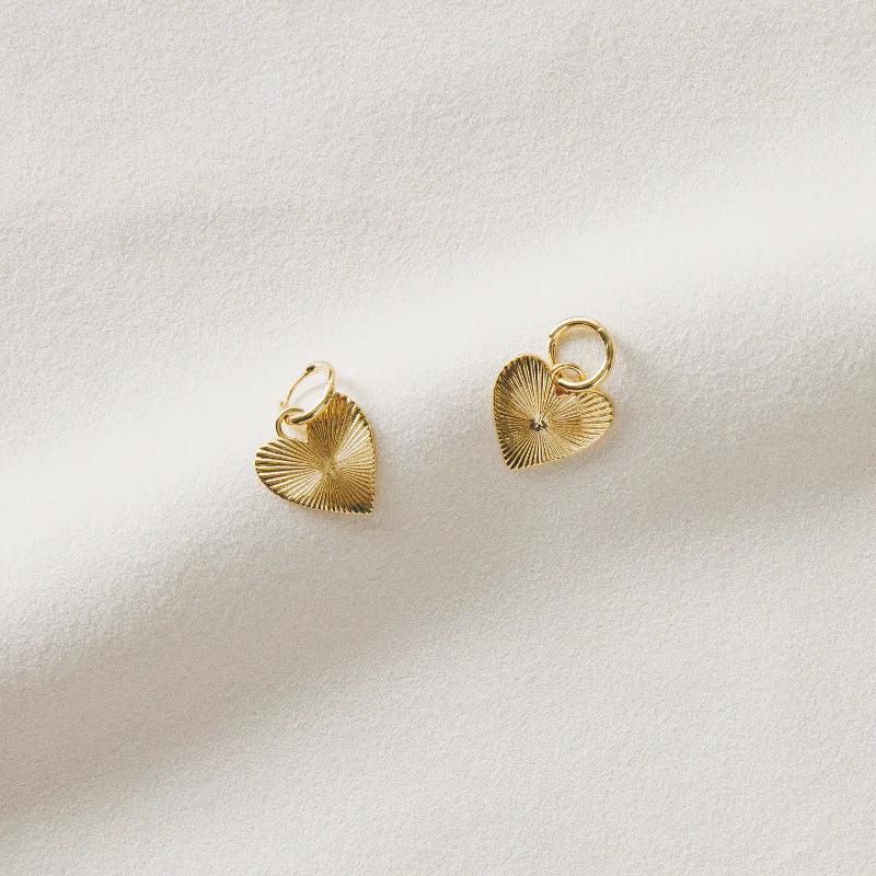 Hart Small Ribbed Heart of Gold Huggies